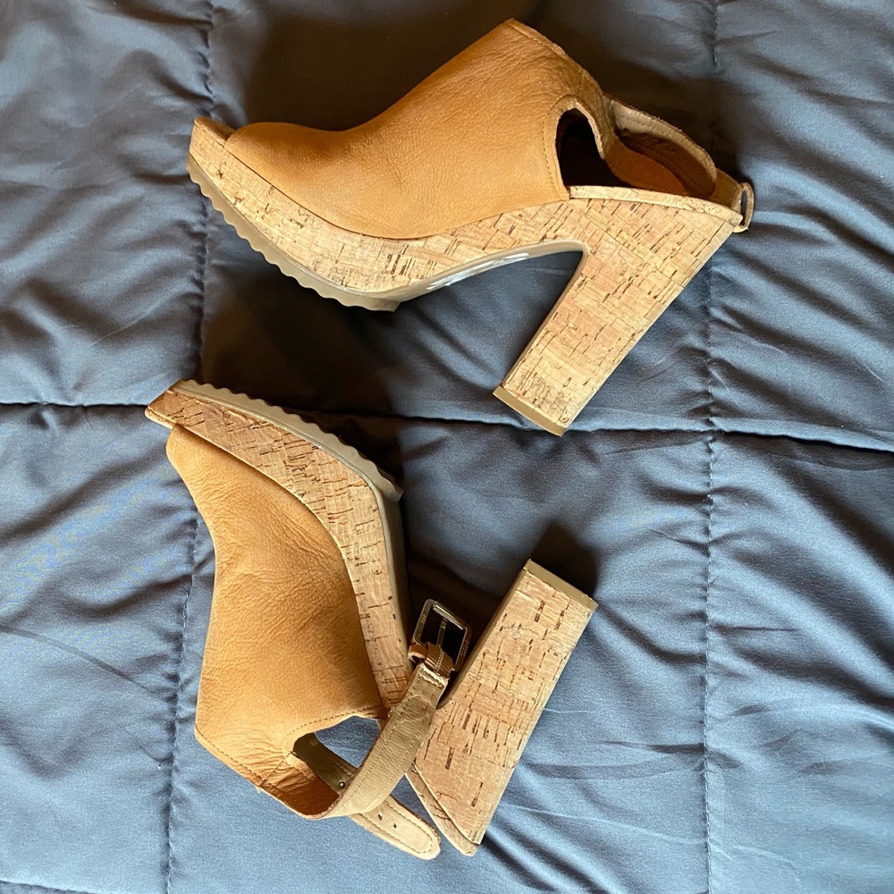 Franco Sarto Tan Platform Heel